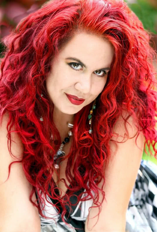 费丽娜·巴瑞丝