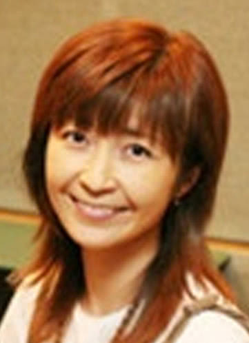 兴梠里美