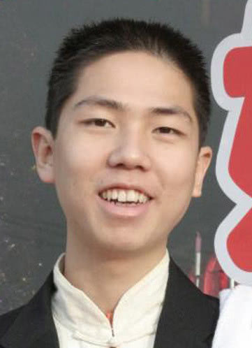 佟磊