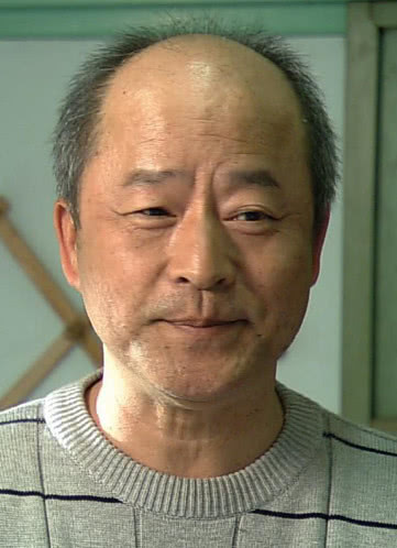班铁翔