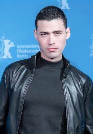 特洛伊·布朗森